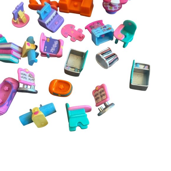 Squinkies Toys Assorted Lot 22 Pieces Accessories Miniatures Collectible Play - Picture 4 of 5